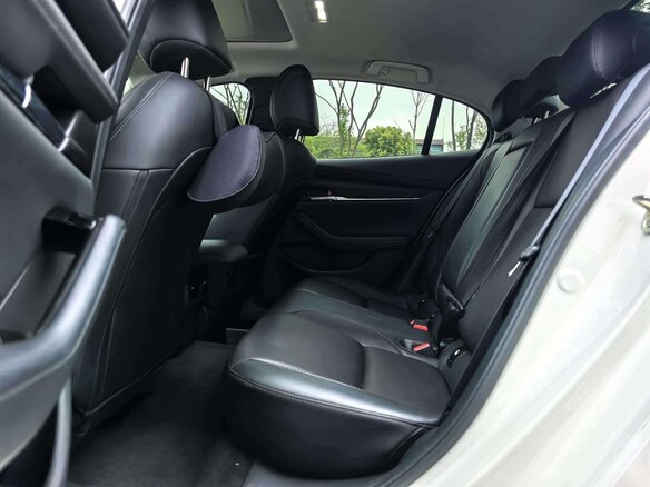 2022 Mazda 3 Axela IV (BP), белый, 1340000 рублей - вид 19