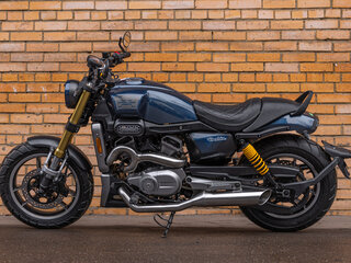 Hyosung GV300S-B