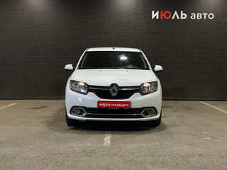 2017 Renault Logan II, белый, 820000 рублей, вид 2