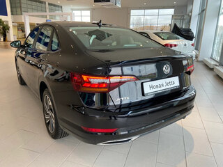 2020 Volkswagen Jetta VII, чёрный, 1900000 рублей, вид 4