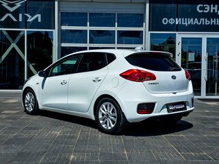 2018 Kia Ceed II Рестайлинг, белый, 1396000 рублей, вид 2