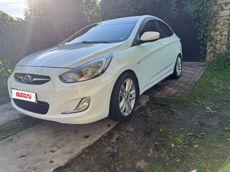 2012 Hyundai Solaris I, белый, 830000 рублей, вид 1
