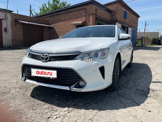 2015 Toyota Camry VII (XV50) Рестайлинг, белый, 1900000 рублей, вид 2