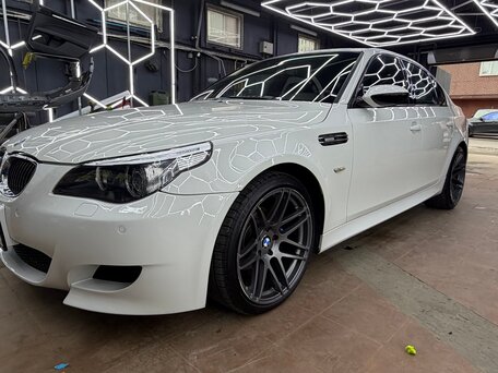 2004 BMW 5 серии 525i V (E60/E61), белый, 3500000 рублей, вид 5