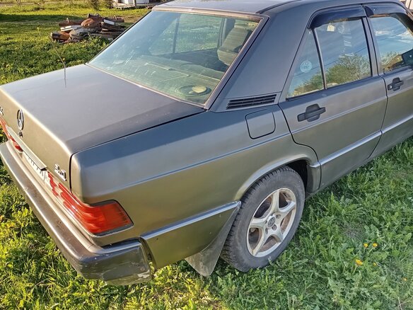1992 Mercedes-Benz 190 (W201), серый, 300000 рублей - вид 4