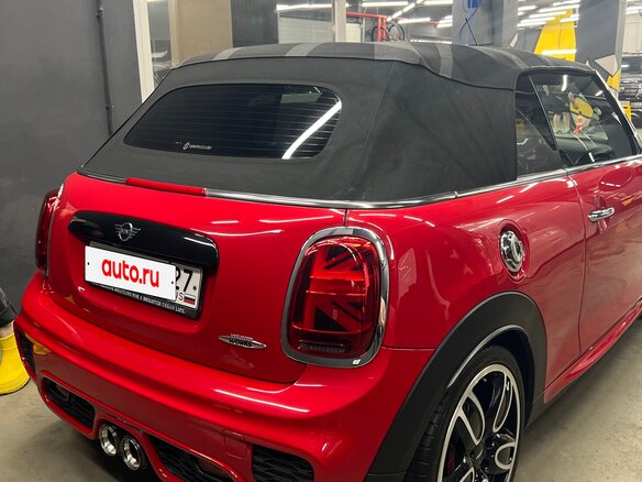 2019 Mini Cabrio JCW John Cooper Works III Рестайлинг, красный, 3490000 рублей - вид 5