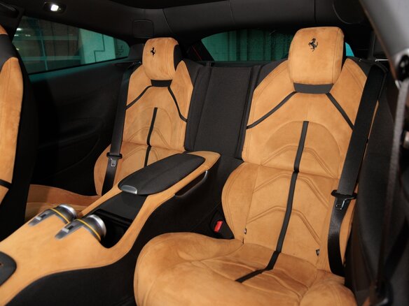 2017 Ferrari GTC4Lusso, красный, 31000000 рублей - вид 17