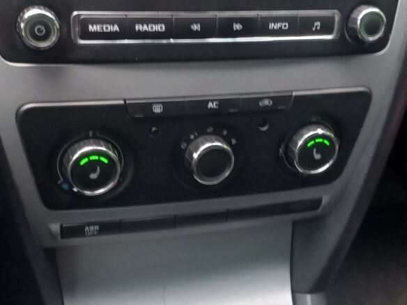2012 Skoda Octavia II (A5) Рестайлинг, зелёный, 555000 рублей - вид 8