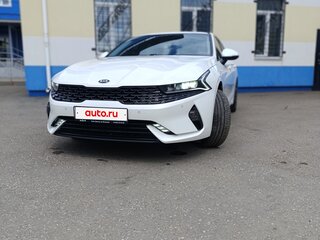 2021 Kia K5 III, белый, 2720000 рублей, вид 1