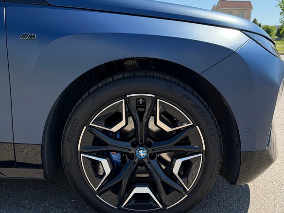 2023 BMW iX M60 I (I20), синий, 7111224 рублей - вид 16