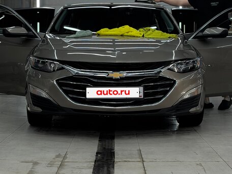 2022 Chevrolet Malibu IX Рестайлинг, коричневый, 1600000 рублей, вид 1