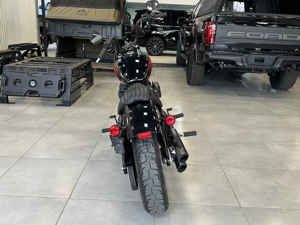 2022 Harley-Davidson Street Bob, чёрный, 1500000 рублей - вид 2