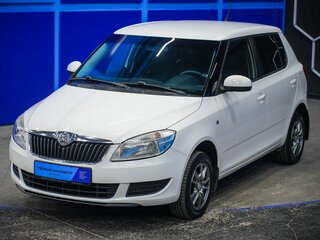 2013 Skoda Fabia II Рестайлинг, белый, 570000 рублей, вид 2