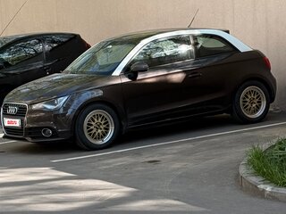 2011 Audi A1 I (8X), коричневый, 900000 рублей, вид 3