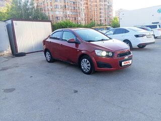2014 Chevrolet Aveo II, красный, 295000 рублей, вид 1