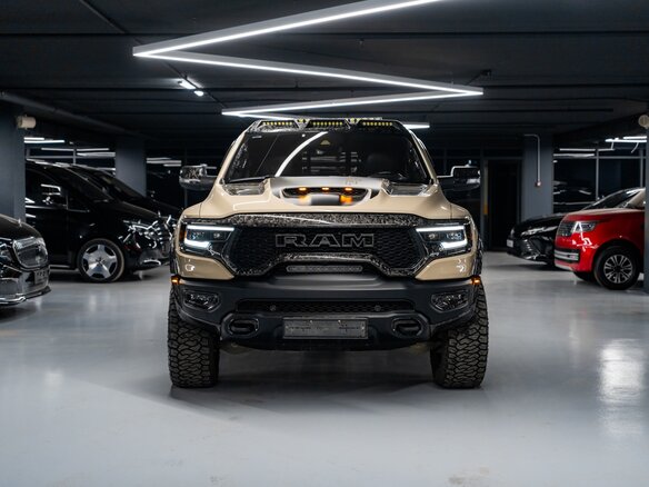 2022 Ram 1500 Crew Cab TRX V, коричневый - вид 1