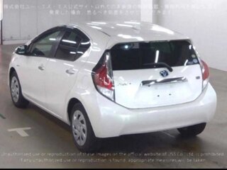 2016 Toyota Aqua I Рестайлинг, белый, 1190000 рублей, вид 3