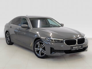 2021 BMW 5 серии 520d xDrive VII (G30/G31/G38) Рестайлинг, серый, 3335000 рублей, вид 3