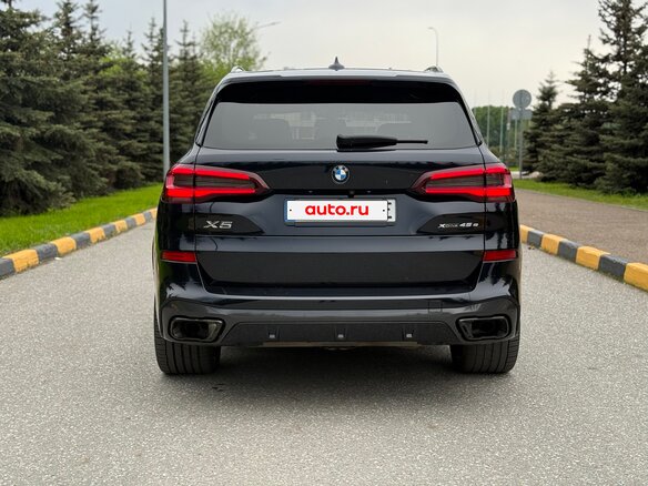 2021 BMW X5 45e IV (G05/G18), чёрный, 6500000 рублей - вид 6