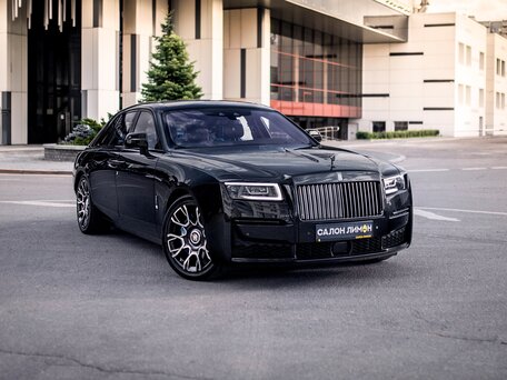 2022 Rolls-Royce Ghost Black Badge II (Series I), чёрный, 32490000 рублей, вид 2