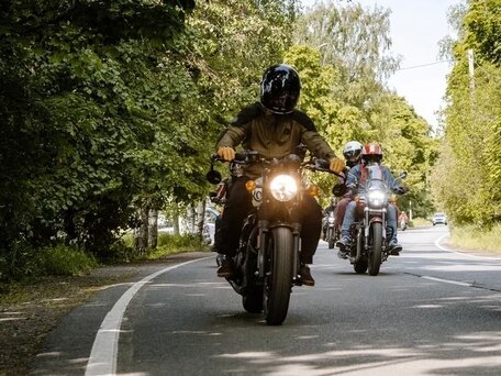2024 Royal Enfield Hunter, чёрный, 390000 рублей, вид 3