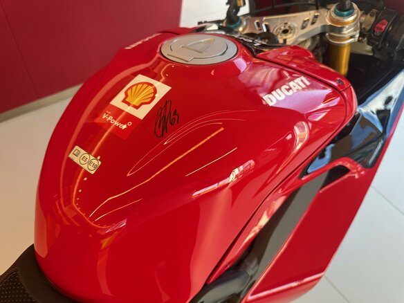 2023 Ducati Panigale V4, красный, 6900000 рублей - вид 7