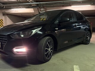2017 Hyundai Solaris II, чёрный, 1475000 рублей, вид 2
