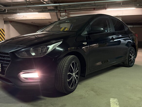2017 Hyundai Solaris II, чёрный, 1350000 рублей - вид 1