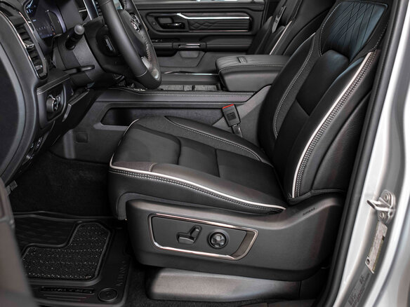 2026 Ram 1500 Crew Cab V Рестайлинг, серебристый, 12105636 рублей - вид 13