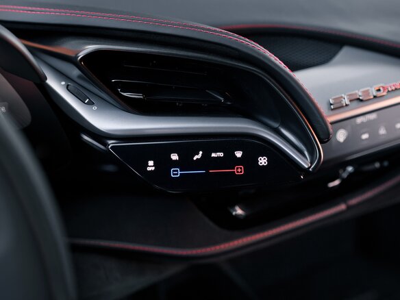 2023 Ferrari SF90 Stradale, красный, 56950000 рублей - вид 15