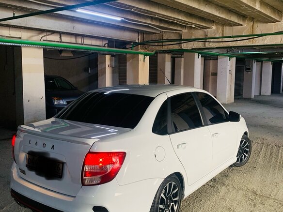 2024 Lada (ВАЗ) Granta Sportline I Рестайлинг, белый, 1000000 рублей - вид 3