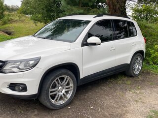 2013 Volkswagen Tiguan I Рестайлинг, белый, 1250000 рублей, вид 1