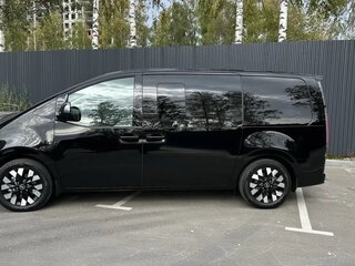 2024 Hyundai Staria I, чёрный, 5650000 рублей, вид 4