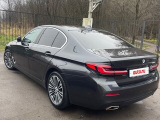 2021 BMW 5 серии 520d xDrive VII (G30/G31/G38) Рестайлинг, серый, 3900000 рублей, вид 4