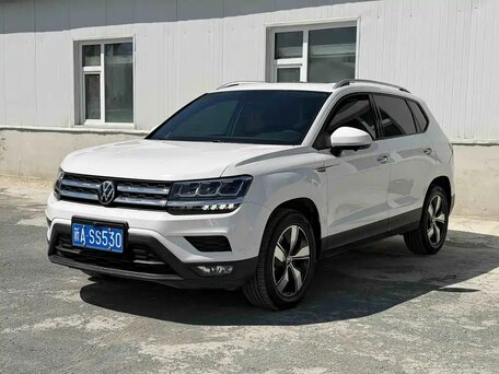 Volkswagen Tharu I
