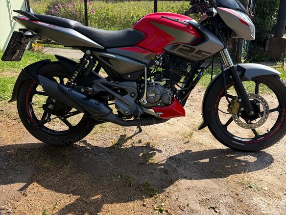 2024 Bajaj Pulsar 125, красный, 200000 рублей - вид 9