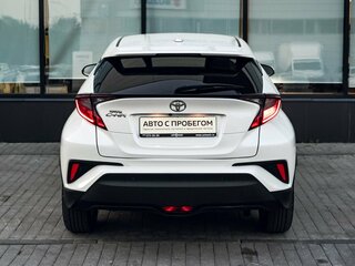 2019 Toyota C-HR I Рестайлинг, белый, 2330000 рублей, вид 4