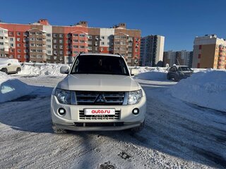 2012 Mitsubishi Pajero IV Рестайлинг 1, белый, 1799000 рублей, вид 3