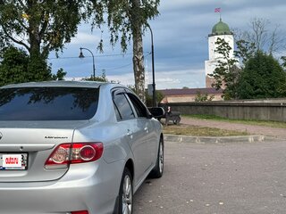 2012 Toyota Corolla X (E140, E150) Рестайлинг, серебристый, 950000 рублей, вид 3