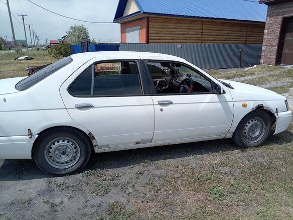 2000 Nissan Bluebird QG18 XI (U14), белый, 100000 рублей - вид 1