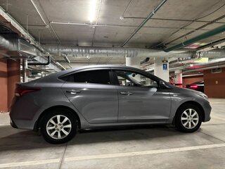 2018 Hyundai Solaris II, серый, 1500000 рублей, вид 3