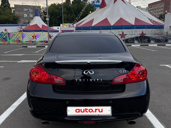 2011 Infiniti G G25 IV, чёрный - вид 4