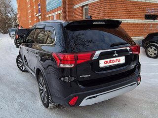 2019 Mitsubishi Outlander III Рестайлинг 3, чёрный, 3400000 рублей, вид 5