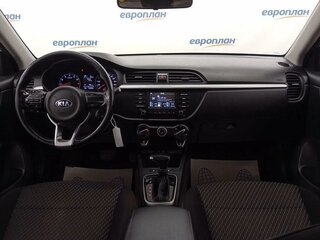 2019 Kia Rio IV, белый, 1209350 рублей, вид 5