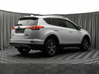 2017 Toyota RAV4 IV (XA40) Рестайлинг, белый, 2160000 рублей, вид 5