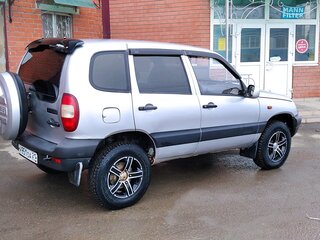 2004 Chevrolet Niva I, серебристый, 260000 рублей, вид 2