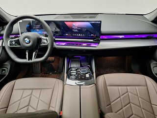 2025 BMW 5 серии Long 530Li xDrive VIII (G60/G61/G68), чёрный, 8450000 рублей, вид 4