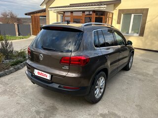 2015 Volkswagen Tiguan I Рестайлинг, коричневый, 1500000 рублей, вид 3