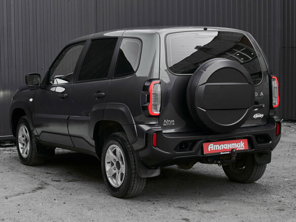 2021 Lada (ВАЗ) Niva, серый, 900000 рублей - вид 6