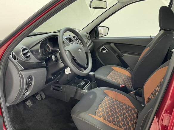 2026 Lada (ВАЗ) Granta Cross I Рестайлинг, красный - вид 9
